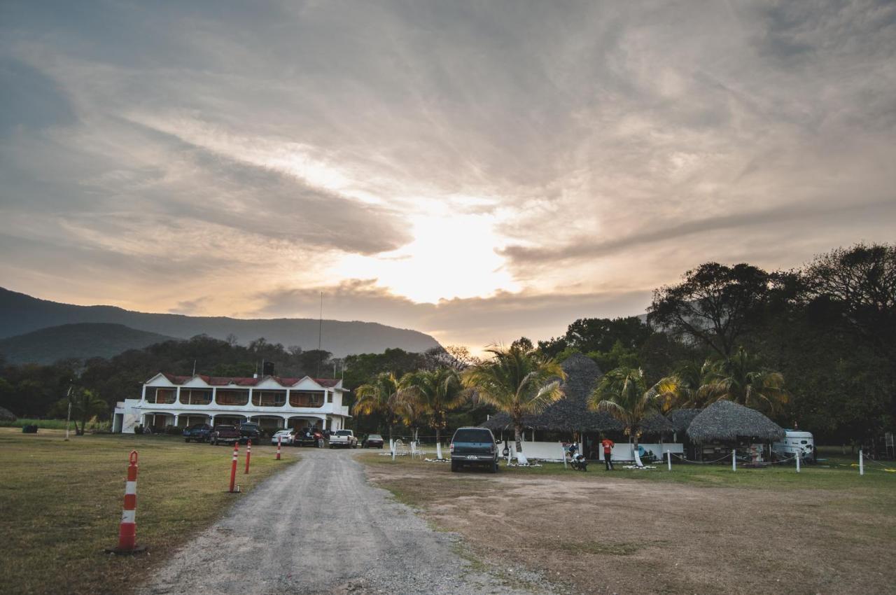 Hotel Y Restaurante El Texano Tamasopo Eksteriør bilde